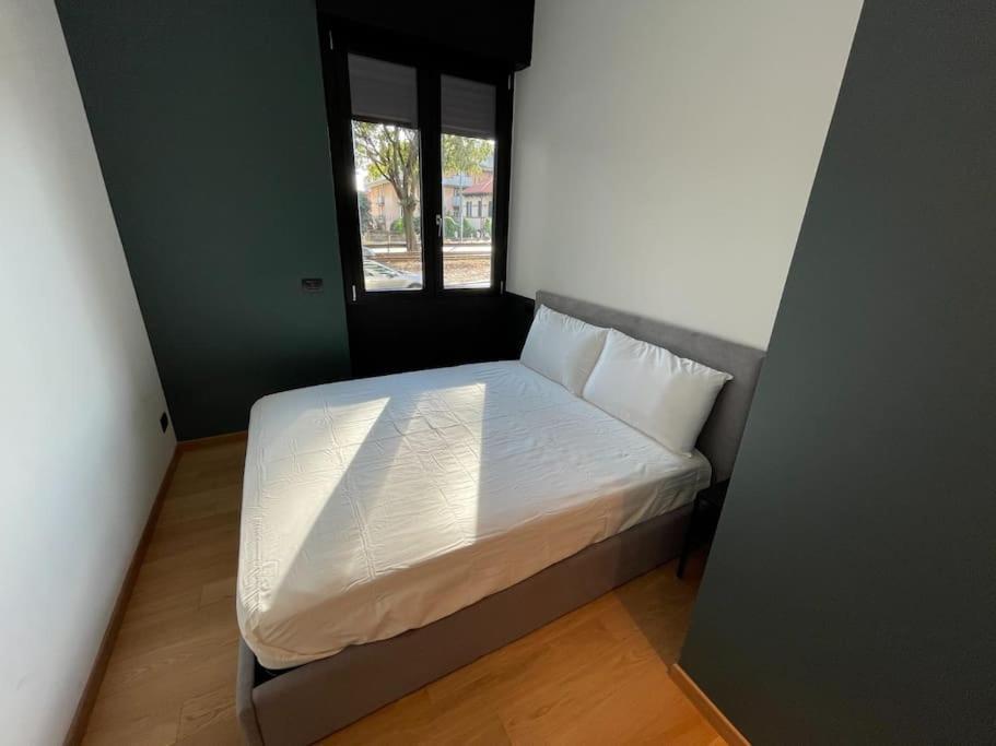 Bnb Capital Milano Central Station - Black Milão Exterior foto